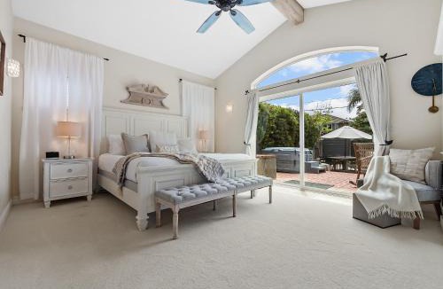 Sunset Cliffs House | Luxury beach home one block from ocean with spa, WiFi, & gorgeous outdoor space