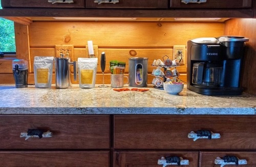 Townsend Cabin | Luxury Cabin with Epic Mountain Views Hot Tub 10 Min to Cades Cove