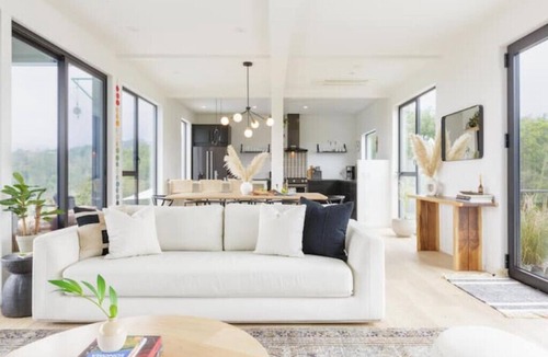 Larkfield-Wikiup House | Luxury Container Home w 360 Views + Infinity Pooln