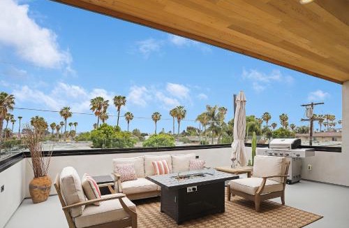 Pacific Beach House | Luxury Dream Home - Massive Rooftop Patio, Zen Garden, AC & Fast Wifi!