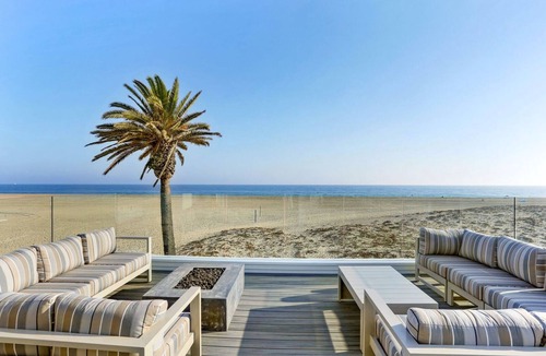Balboa Peninsula House | Luxury home right on the Boardwalk/Beach