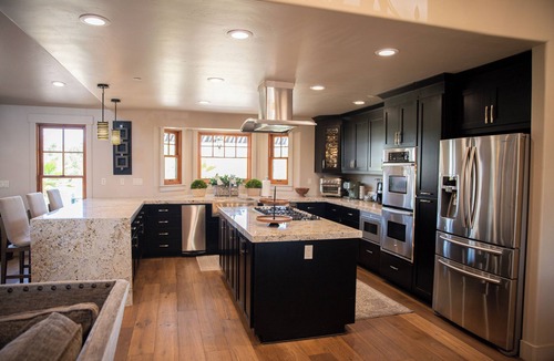 Lincoln House | Luxury House/Private/Hot Tub/Lots of Amenities