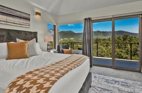 Fetters Hot Springs-Agua Caliente House | Luxury Modern Home with Views - 3 Acres, 4000 Sq Ft