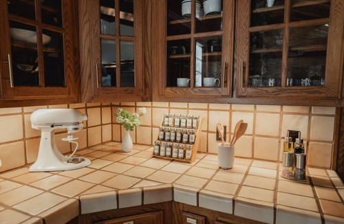 Mariposa Villa | Luxury Nature Getaway Stone House by Casa Oso