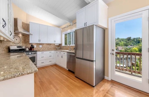 San Rafael House | Luxury San Rafael 3BR/3BA with Decks & Views