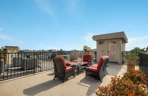 Sawtelle Condo | Luxury & Spacious 3 Bedroom Condo, Close to the Beach, UCLA & Beverly Hills