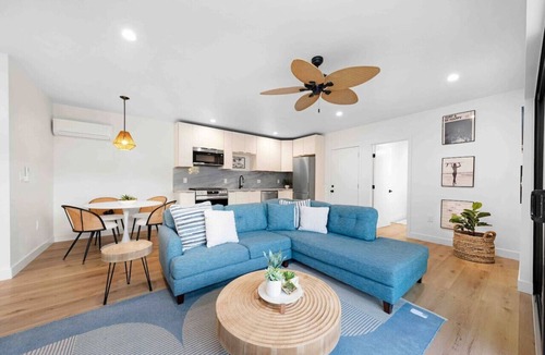 Crown Point House | Luxury Stay! Walk to Ocean & Bay