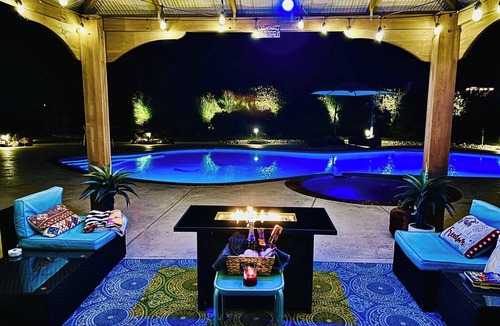 Zionhill Apartment | Luxury Suite on a 6 acre estate: Pool, Jacuzzi & Pond in Amazing Lehigh Valley