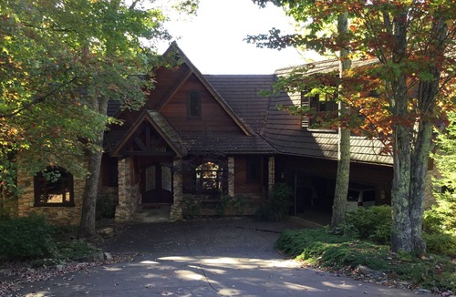 Mountain Air Villa | Luxury Upscale Retreat sleeps 4-16 Great for Entire Family (Special discount)