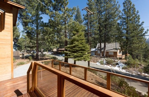 Pioneer Trail House | Luxury5 BR 3.5 Bath Minutes From Heavenly, Casinos And The Lake