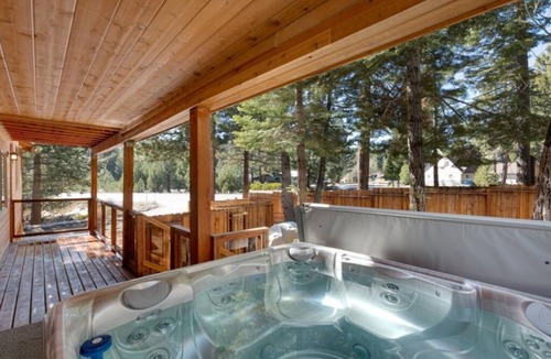 Pioneer Trail House | Luxury5 BR 3.5 Bath Minutes From Heavenly, Casinos And The Lake