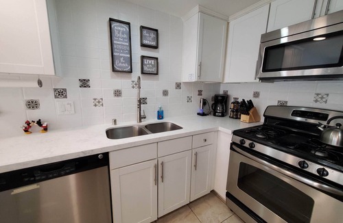 Anaheim Resort Condo | Magic Mouse Vacation Rentals #3 ~ Entire Condo Next to Disneyland