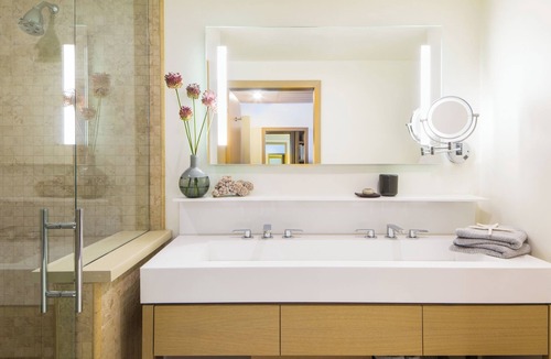 Eastern Malibu Hotel | Malibu Beach Inn