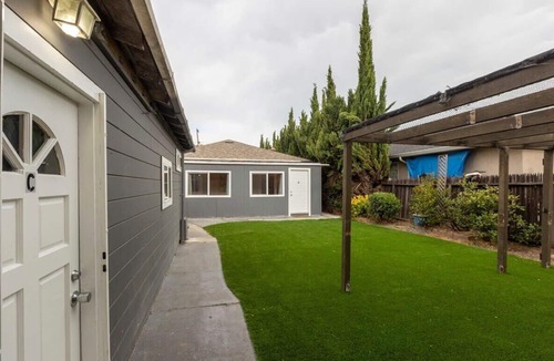 Redwood City House | @ Marbella Lane - 2BR Guest House |DTWN RWC| Pking
