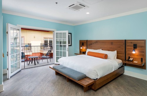 Pigeon Forge Hotel | Margaritaville Island Hotel