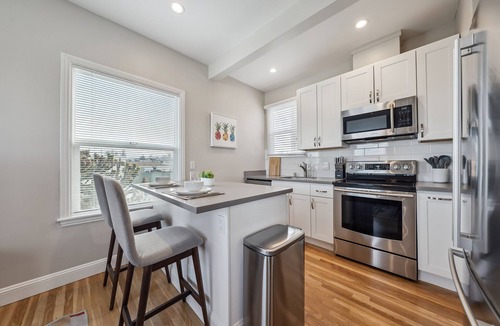Marina District Apartment | Marina 1 BR w/Office by Anyplace - 11616
