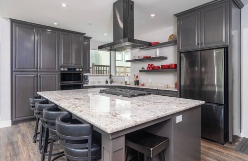 Fish Camp House | Mariposa Grove Creekside Retreat