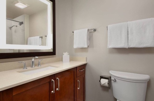 Central Beach Resort | Marriott's BeachPlace Towers Studio