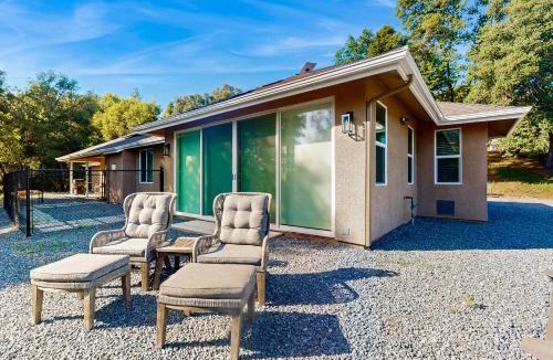 Oakhurst House | Martin and Helen’s Hideaway