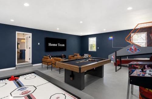 Weaverville House | Massive Asheville Compound A Memorable Experience