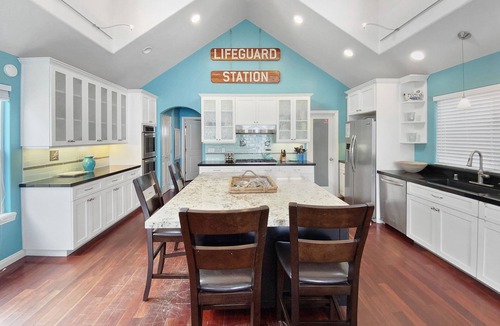 Mission Beach House | Massive Luxury Mission Beach Home - Fire Pit, AC & Garage!