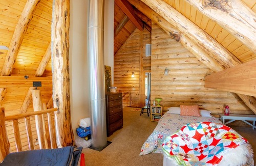 Pioneer Cabin | MeadowOut Luxury near the HideOut