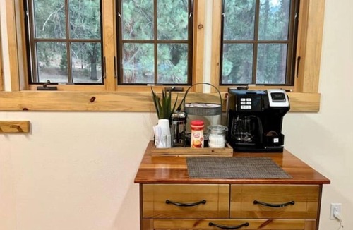Greenville House | Meyers Loft - Hot Spring - Farm