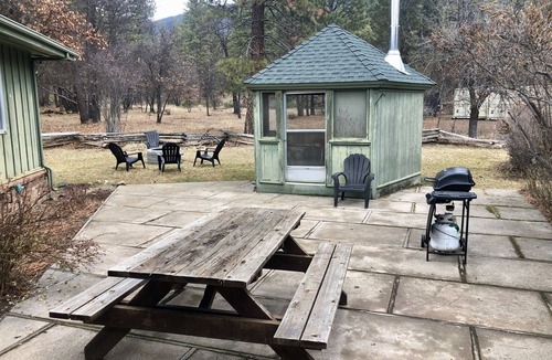 Greenville House | Meyers Ranch House - Hot Spring - Farm