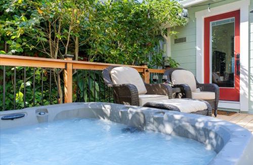 Guerneville House | Mi Corazon Hot Tub Walk to River Yoga Studio
