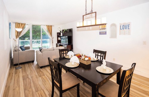 Sunny Isles Beach Apartment | Miami Condo Sleeps 6+ Walk to Beach + FREE Parking Beach, Sun & FUN