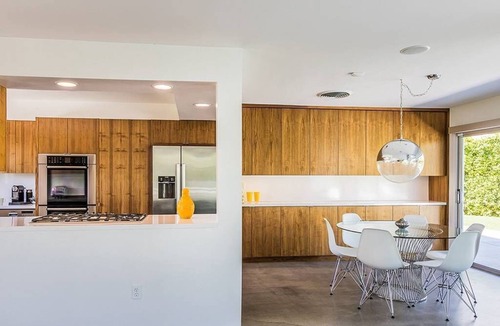 Tahquitz River Estates House | Mid-century mini estate in low wind zone, south of downtown Palm Springs .