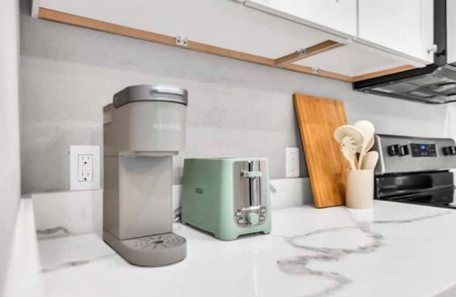 Midtown Sacramento Apartment | Midtown Midrise- Emerald