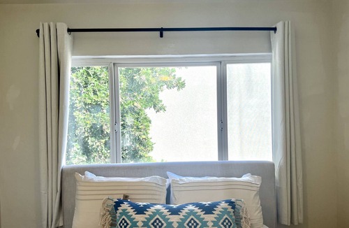 Middletown Apartment | Minimalist 1 bed by Airport & Old Town