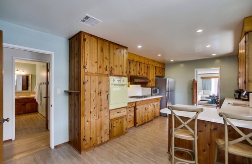 Crown Point House | Mission Bay Classic Beach House | 4BR + Oceanview