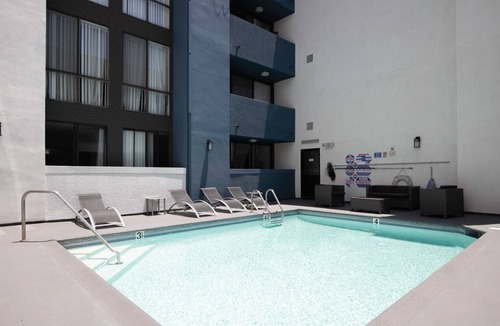 Sawtelle Apartment | Mod Brentwood 1BR w/Pool, near UCAL & Medical Center, by Blueground