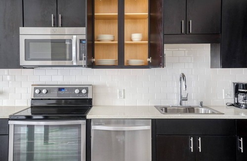 Mission Bay Apartment | Mod Mission Bay 1BR w/Gym & Pool, walk to Caltrain & Muni, by Blueground