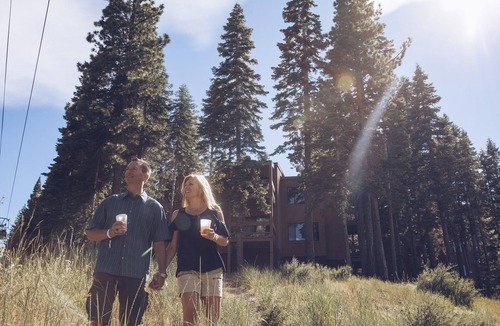 Truckee Condo | Modern 1 bedroom in Ski Trails by RedAwning