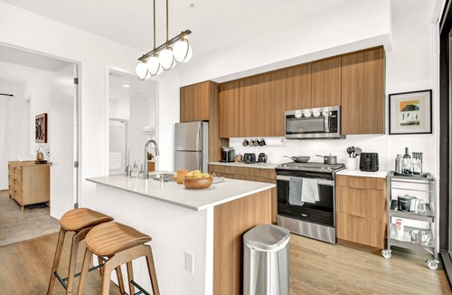 Pasadena House | Modern 1 BR Loft + Balcony + Parking #TravelSGV