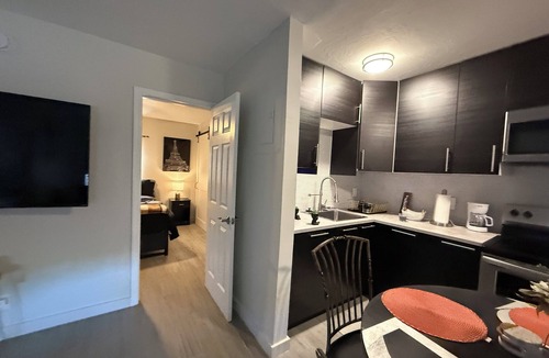 Middle River Terrace Cottage | Modern 1BR Retreat! Near Beach & Local Spots!