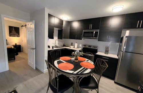 Middle River Terrace Cottage | Modern 1BR Retreat! Near Beach & Local Spots!