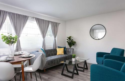 Citrus Grove Apartment | Modern 3BR Apt with Parking in Glendale