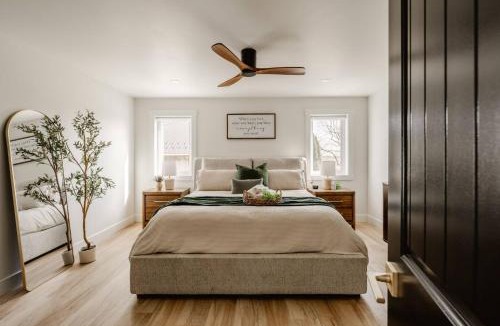 Leacock-Leola-Bareville House | Modern Amish Country Retreat w/Hot Tub.