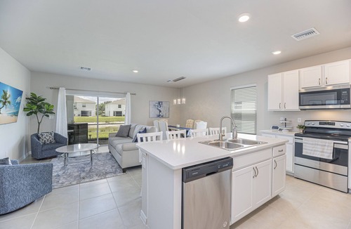 Indigo Lakes House | Modern and Spacious 3 bedroom Townhome