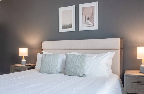 East San Jose Apartment | Modern Apartment in Prime Location (ID8115X19)
