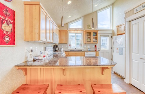 Bayshore House | Modern Beach Home with Jetted tub, Views of the Bay!