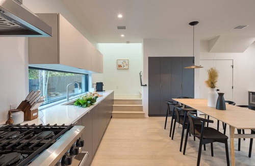 Central East Austin House | Modern East Austin Home w/Pool, Near Downtown & Lady Bird Lake | Casa 1803