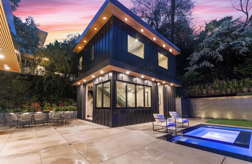Holmby Hills Villa | MODERN ESTATE IN HEART OF BEVERLY HILLS
