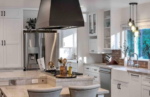 Thousand Oaks House | Modern Family Farmhouse (pool, spa, treehouse +)