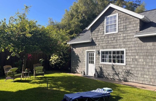 West Menlo Park House | Modern Guesthouse Retreat in the Heart of Silicon Valley