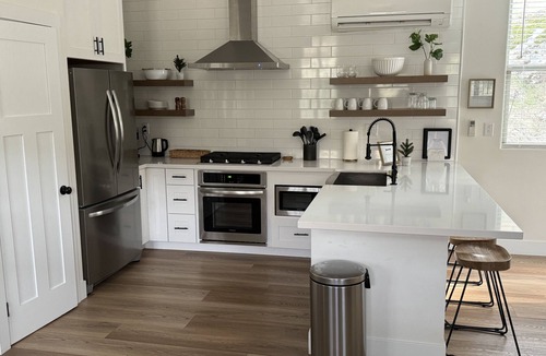 Three Rivers House | Modern Home, 2 miles from Sequoia Park’s Entrance and 10 mi. from Mineral King.